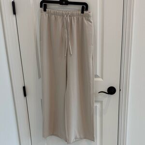 Aritzia Wilfred Matte Pearl Wide Leg Lodge Pants - Medium, NWT